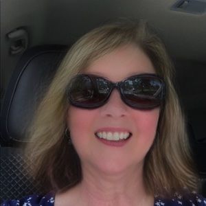 Meet your Posher, Beverly